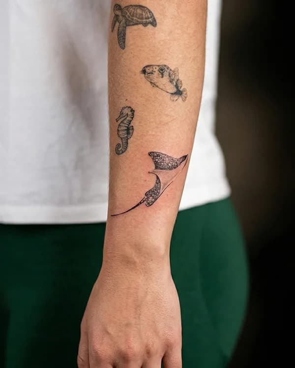 Kim Tattoo artist at work